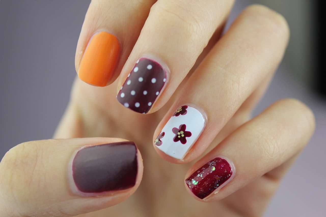 nail art, nails, nail design-2688565.jpg