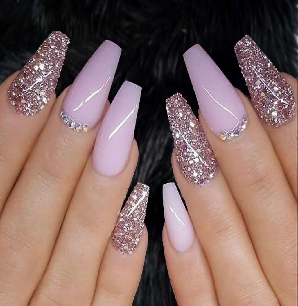 press-on-nails-with-pink-rhinestone-design